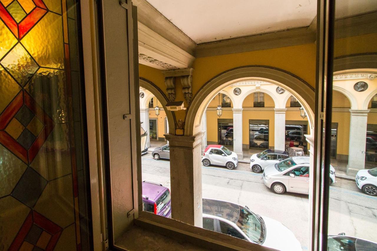 Porta Nuova Central Flat With Balcony Turin Exterior photo